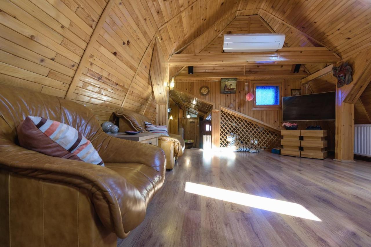 Wooden Attic Daire Braşov Dış mekan fotoğraf